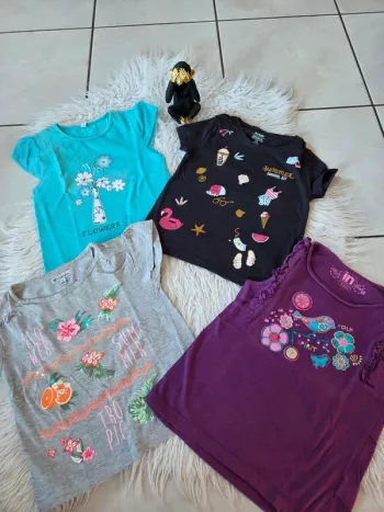 Lot de 4 tee shirts MC fille T 5ans