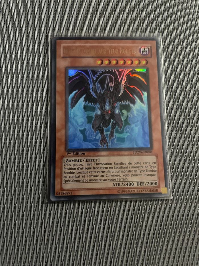 Carte Yu-Gi-Oh! Dragon Zombie aux Yeux Rouges SDZW-FR001 Ultra rare 1ère édition