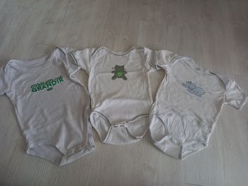 Lot de 3 bodies 18 mois