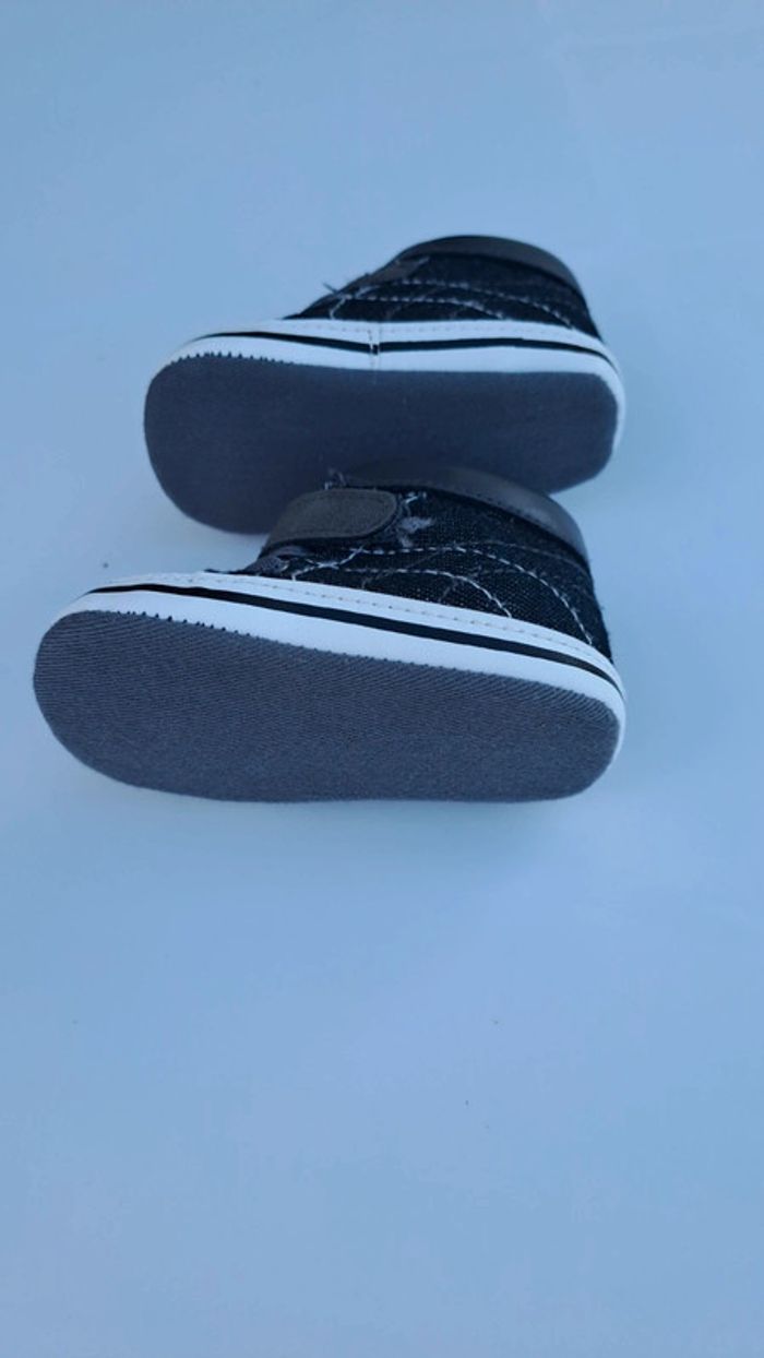 💚Baskets montantes bébé noir et gris – pratiques et stylées - photo numéro 4