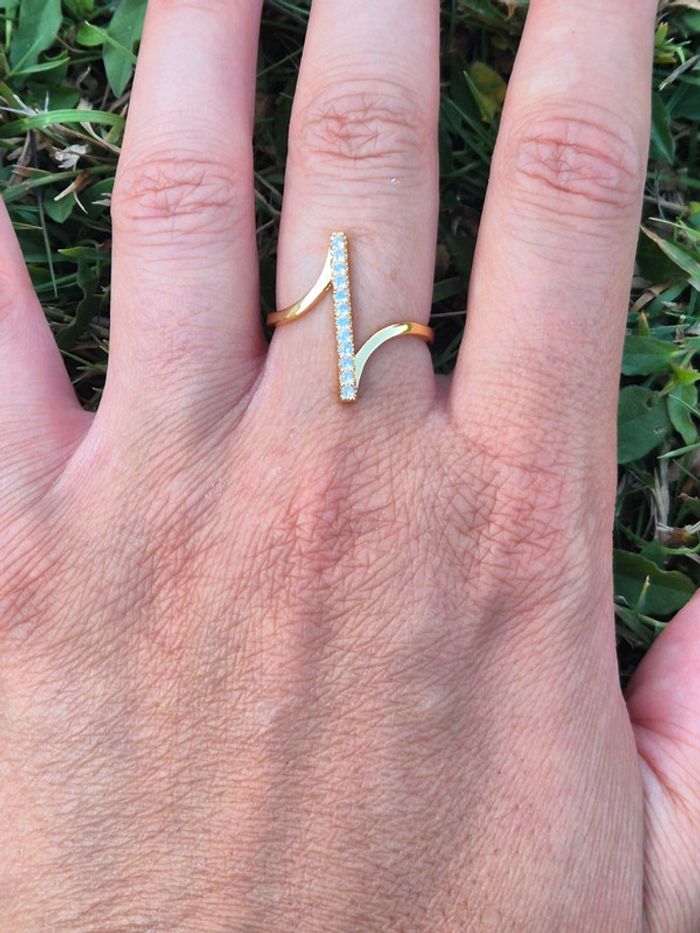 Magnifique bague étincelante acier