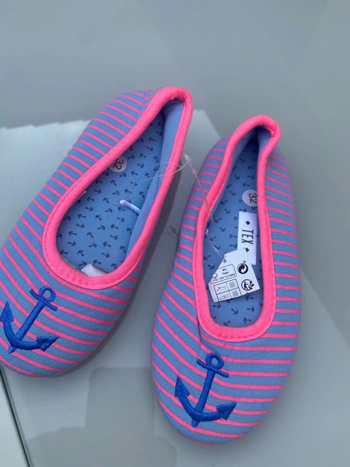Chaussons, pantoufles, marque tex pointure 32 neuve
