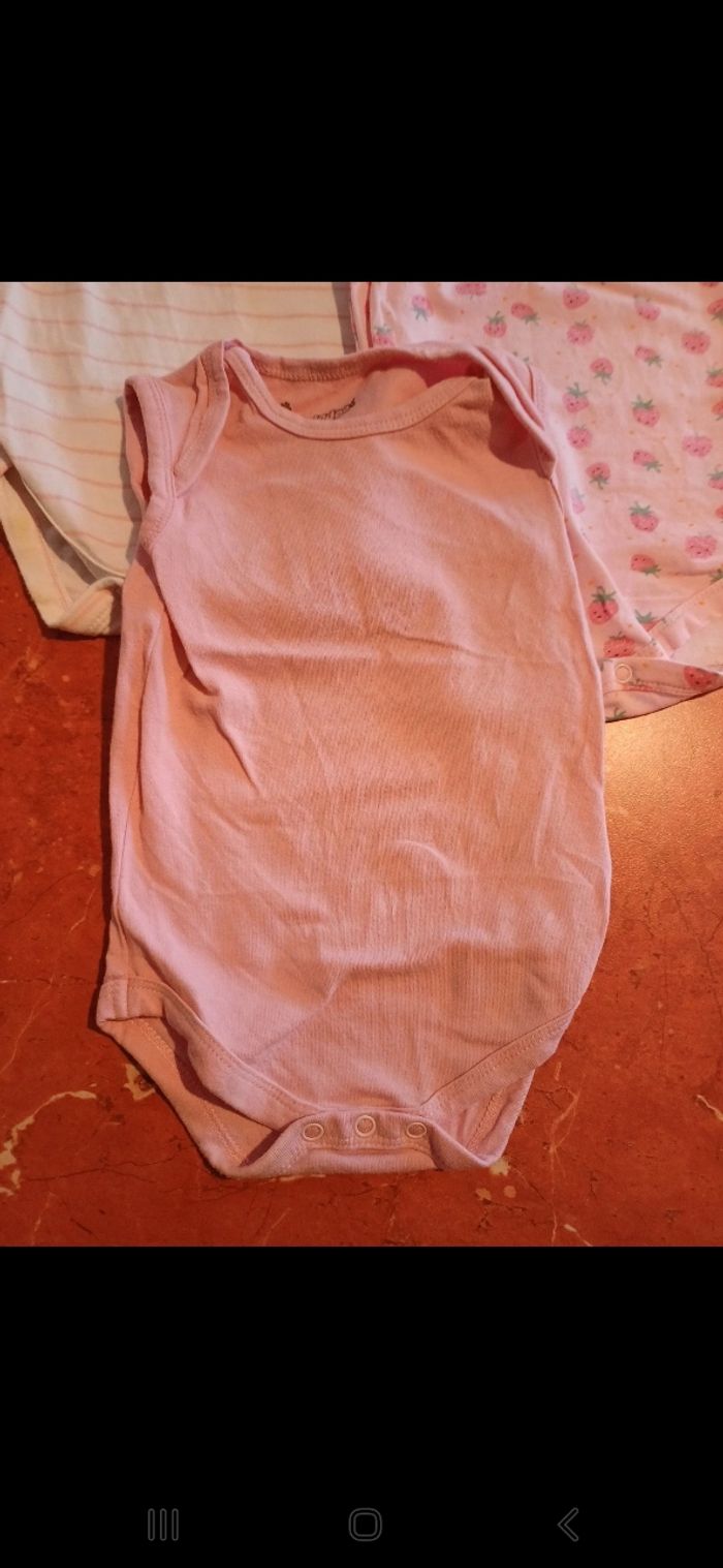 Lot de 3 bodies débardeurs taille 3 mois - photo numéro 4