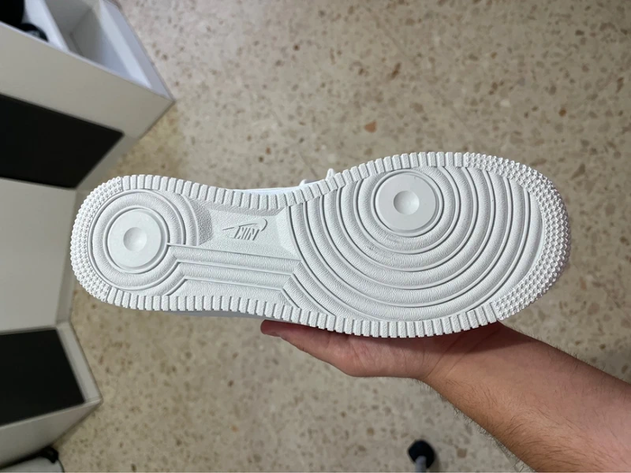 Nike Air Force 1  Taille 42 - photo numéro 4