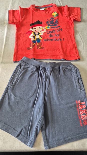 Ensemble jack le pirate disney 4/5 ans