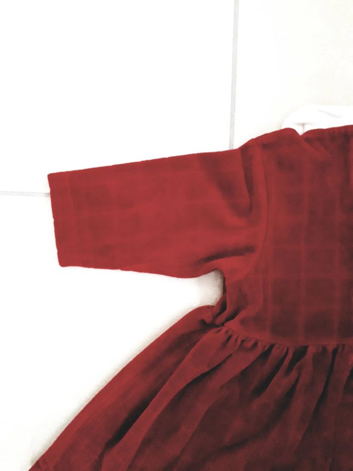 Robe velours rouge T 6 mois - photo numéro 9