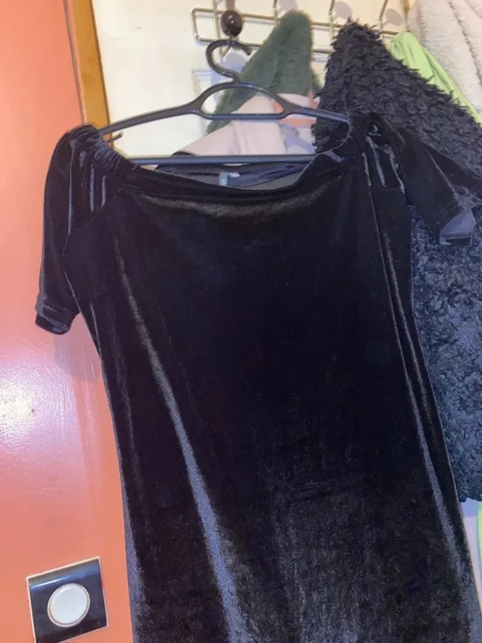 Robe velours noir classe chic fête 🍾