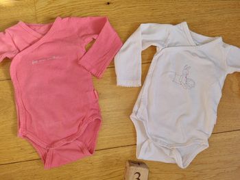 Lot 2 bodies ptit bisou 3mois