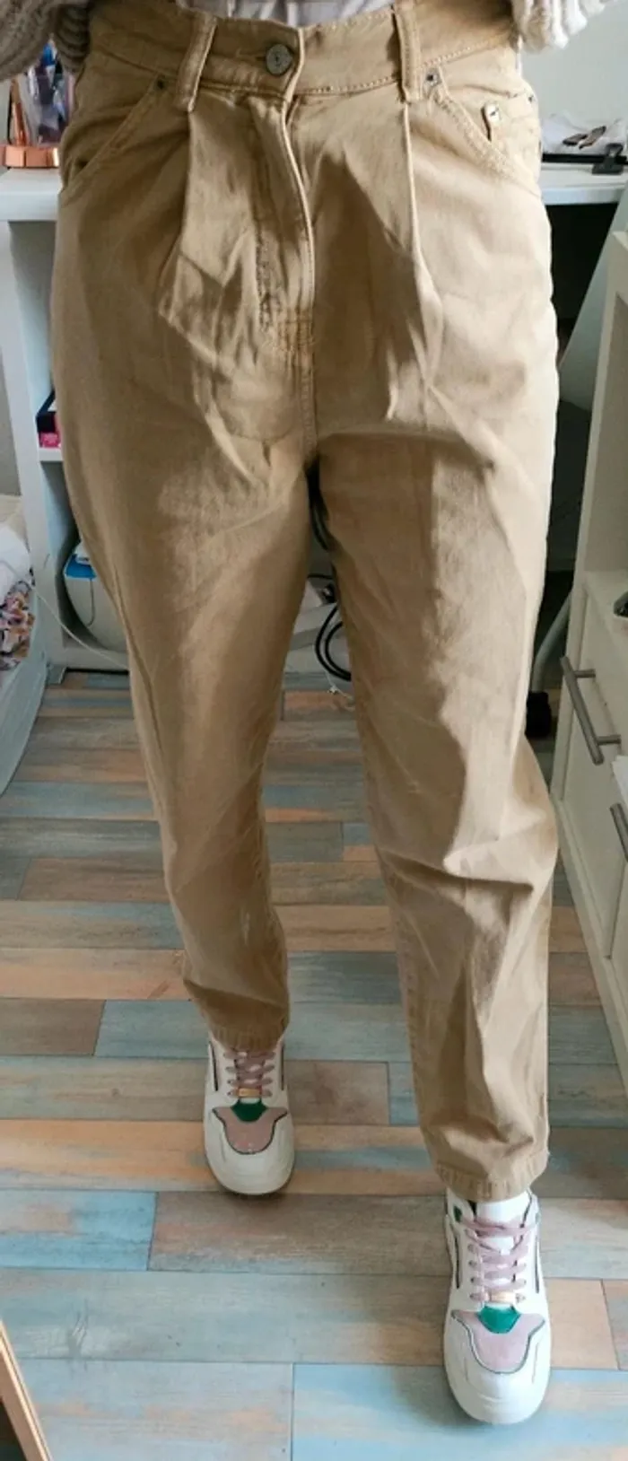Jean Pantalon à pince camel taille s neuf - photo numéro 2