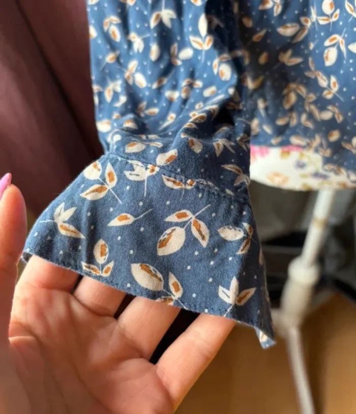 🌸 Chemisier bleu à motifs – Taille 38 🌸 - photo numéro 2