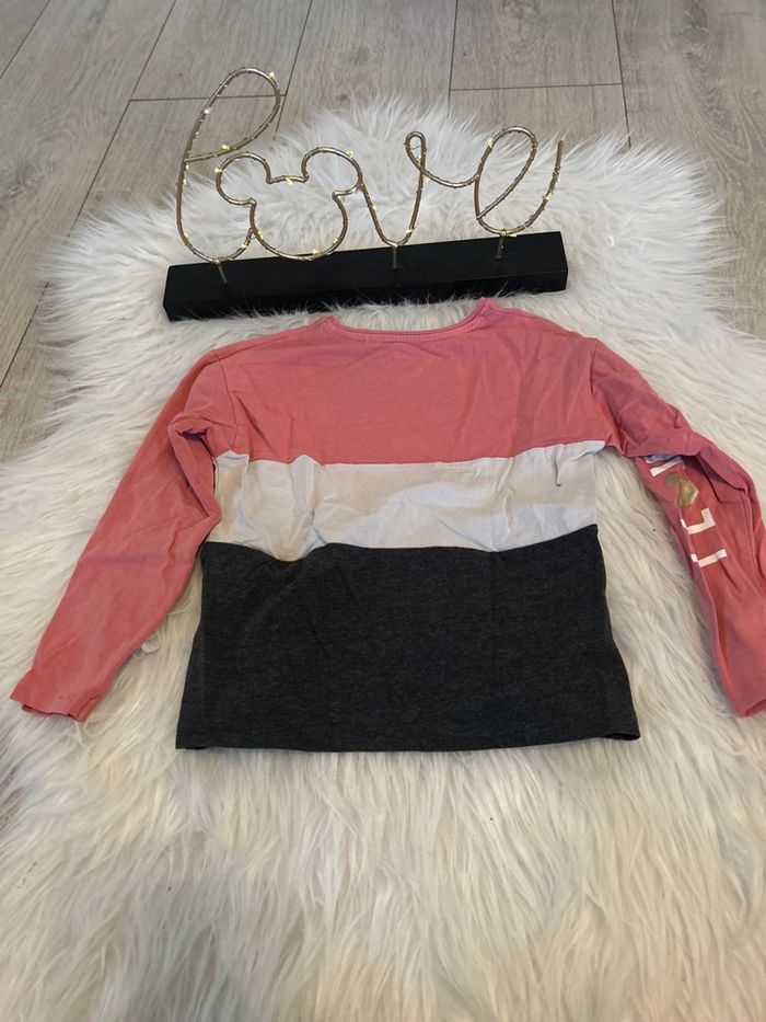 Très beau tee shirt manches longues minnie 🥰 taille 5 ans - photo numéro 3