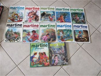 Lot de 12 livres enfant Martine