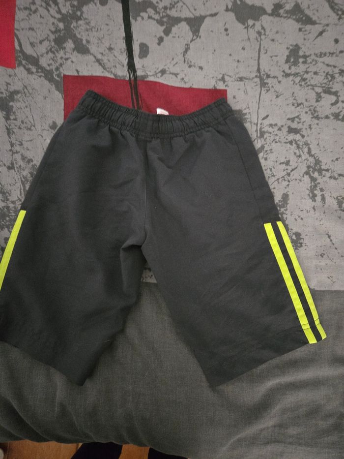 Short Adidas en 4/5 ans - photo numéro 5