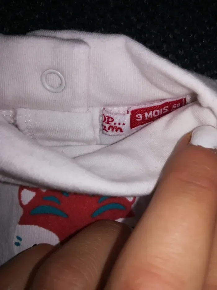 Lot de deux jolis tee-shirts sous pulls, bébé fille, 3mois - photo numéro 3