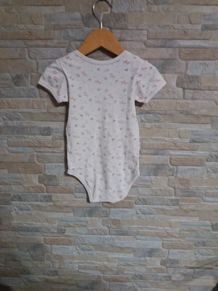 Body beige "chiens" Kiabi 24M - photo numéro 2