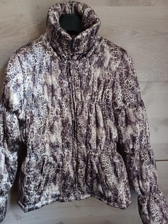 Superbe veste Taille 40/42 - photo numéro 2