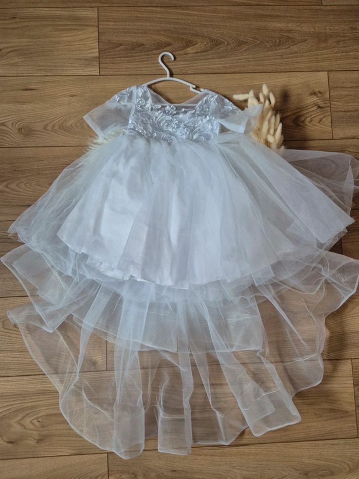 🤍 Sublime robe de cérémonie avec traine blanche 9 mois - photo numéro 2