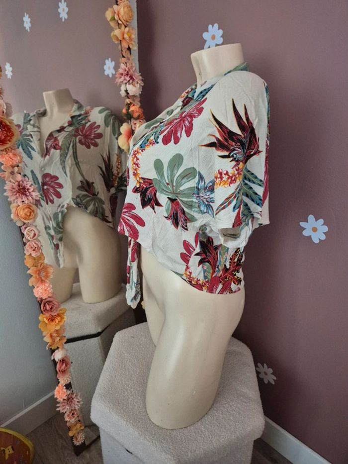 Crop top fleuri - photo numéro 2