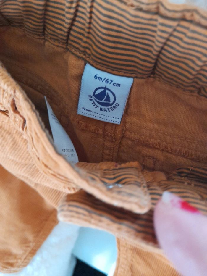 Lot Pantalon neuf et 2 tee shirts neufs - photo numéro 3