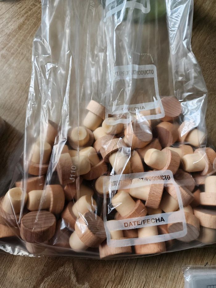 Lot de 118 bouchons de vin a graver neuf - photo numéro 3