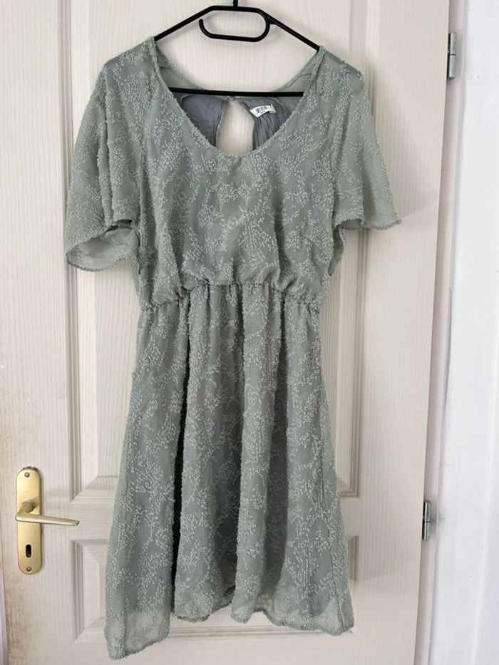 Robe manche courte dos nu