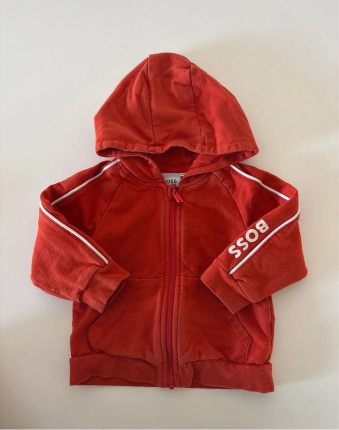 Lot ensembles jogging Hugo Boss 9 mois - photo numéro 3