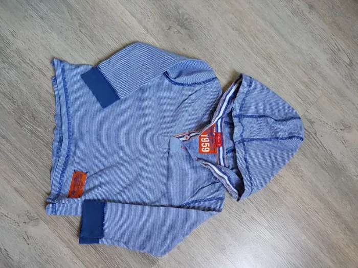 Tee-shirt 2 ans/24 mois à capuche - photo numéro 2