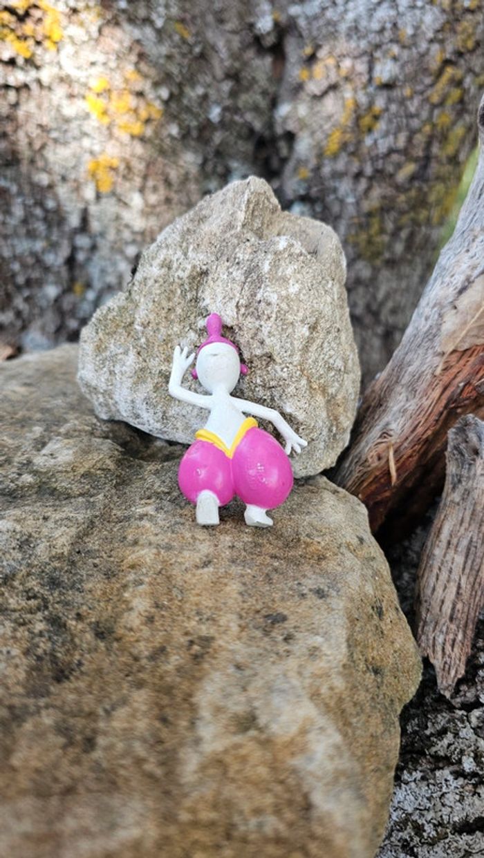 Super figurine Pokemon charmina - photo numéro 3