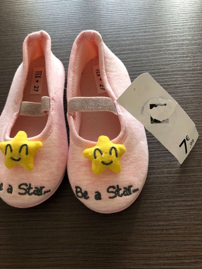 Chaussons étoile jaune 27 - photo numéro 2