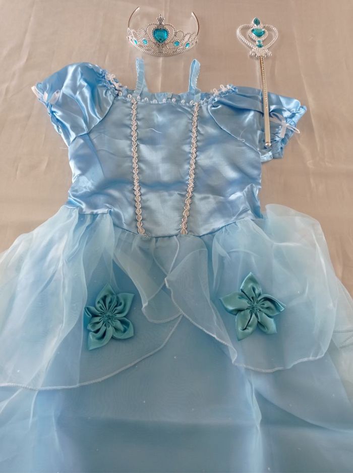 Déguisement princesse bleu étoile 5-6ans - photo numéro 2