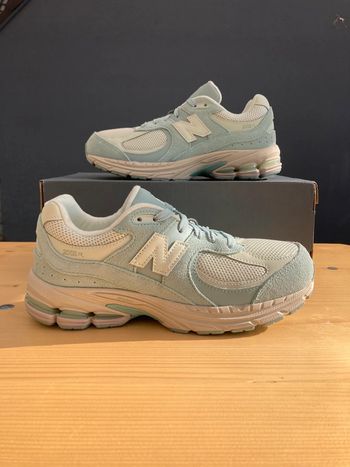 Baskets Basses Femme New Balance 2002R Pistache - Taille 38
