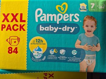 Couches pampers taille 7, 84 couches.