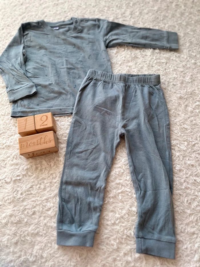 Pyjama fin deux pièces manches longues 12 mois