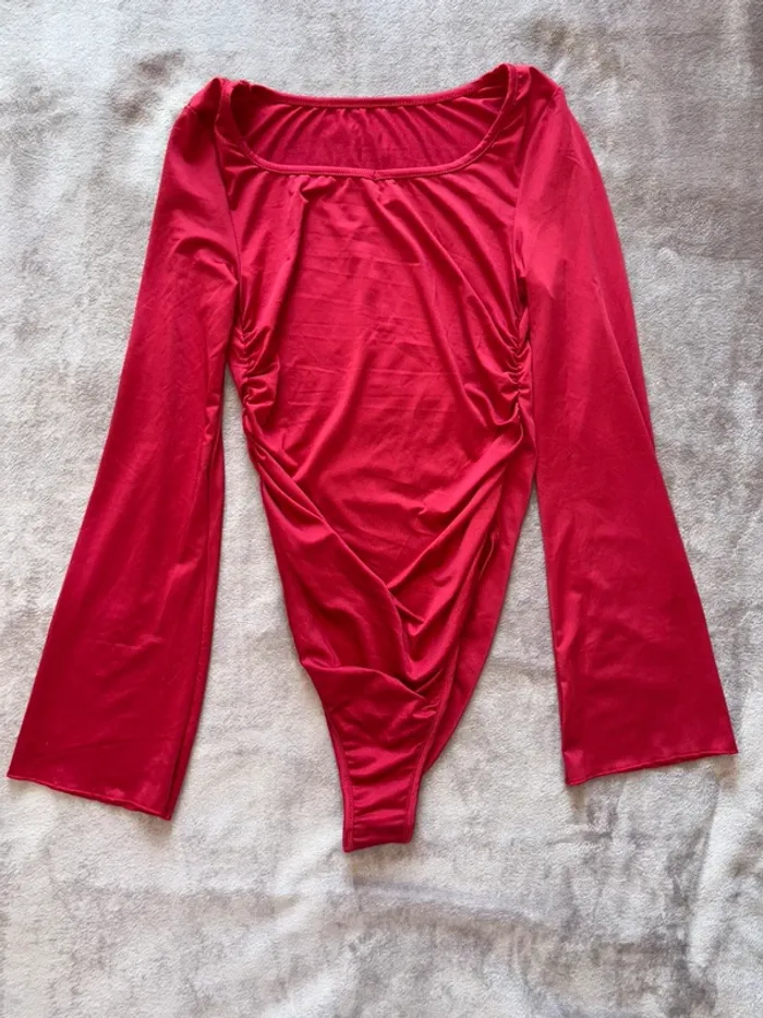 Bodies rouge femme à manches longues Shein taille 34 en très bon état. - photo numéro 2