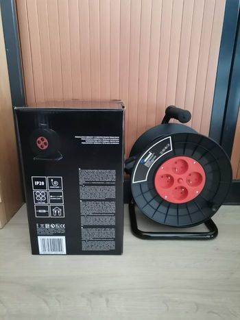 1 enrouleur multiprise sur tambour neuf 1x25metre - 3G*2,5mm2