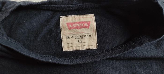 tee shirt manche courte Levi's noir et doré taille 14ans - photo numéro 3