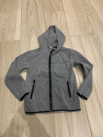 Veste grise 8 ans