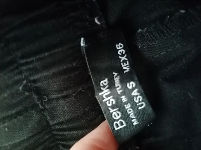 Cargo bershka noir - photo numéro 3