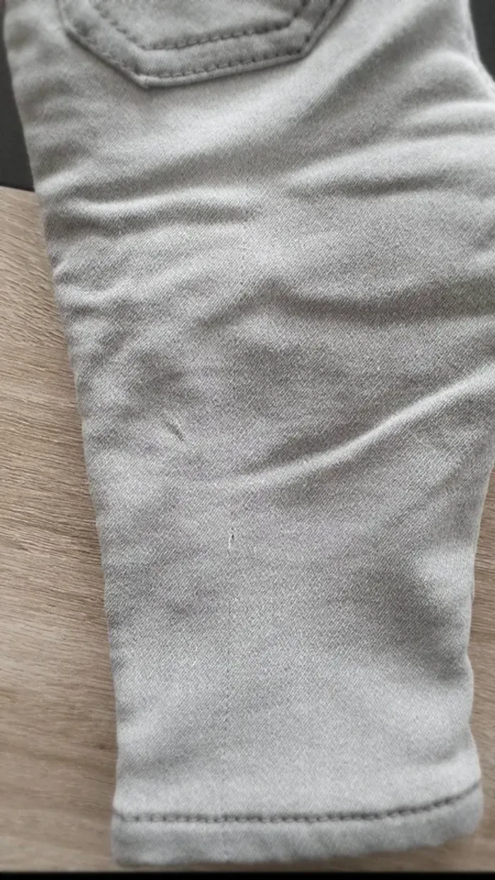 Lot de 4 jeans 9 mois - photo numéro 8