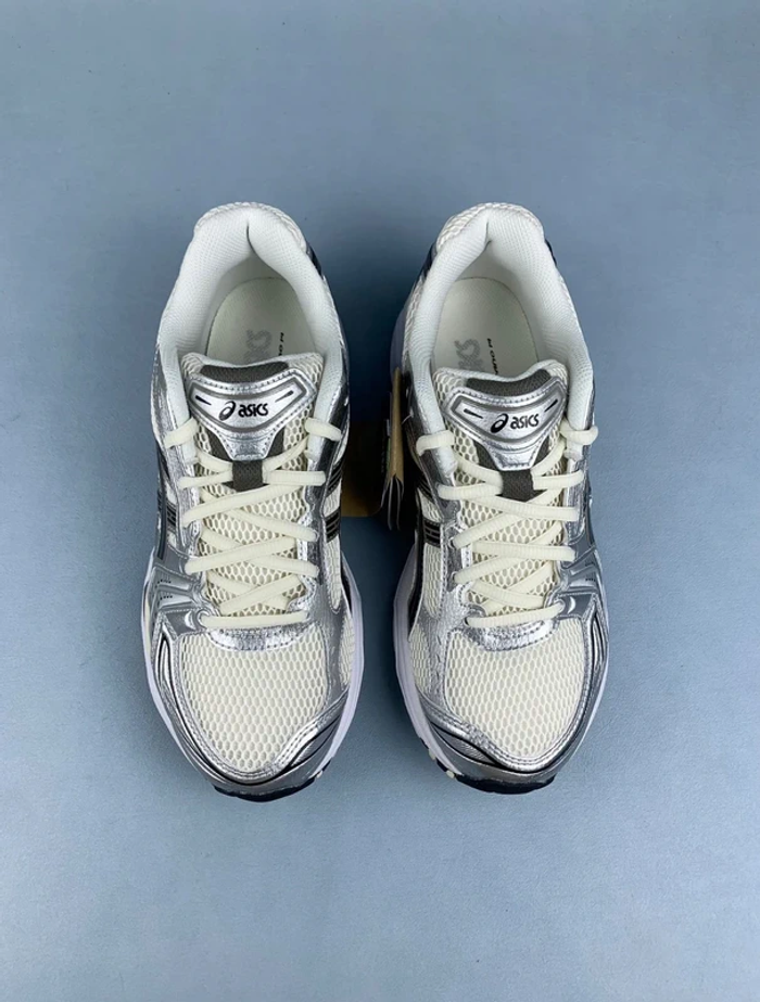 ASICS Gel-Kayano 14  Crème Noire  42 - photo numéro 2