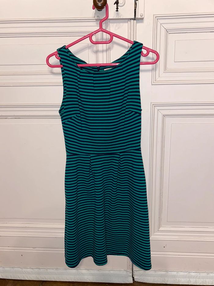 Robe rayée vert et bleu