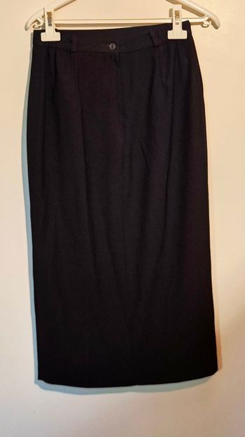 Jupe midi noire classique – Taille 40