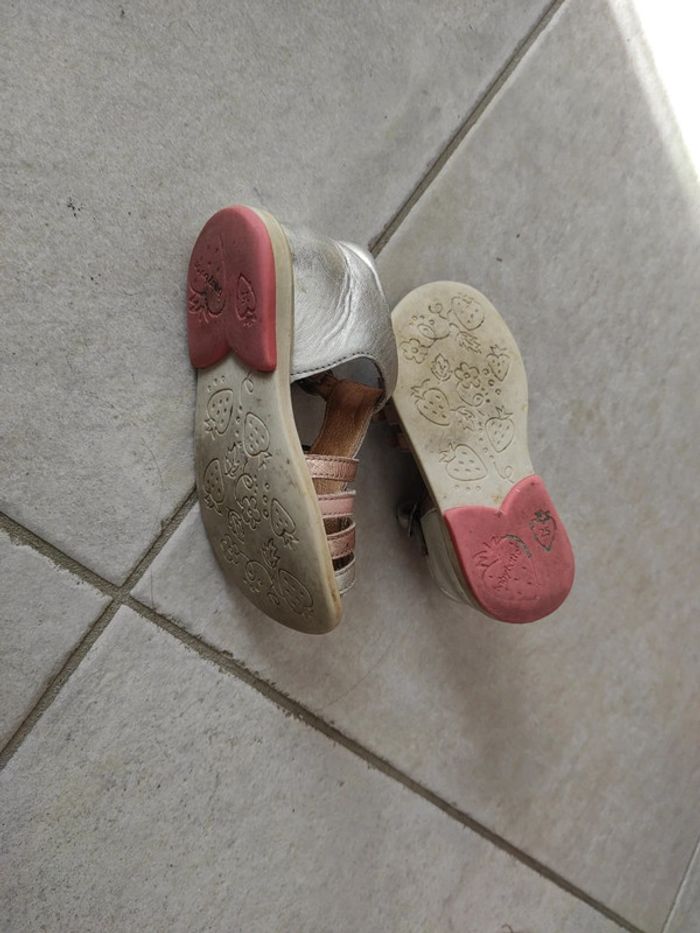 Sandales pointure 25 babybotte - photo numéro 2