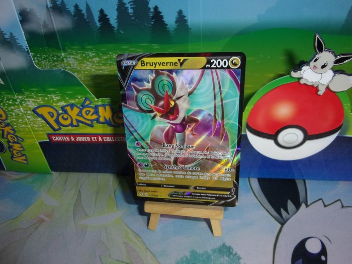 Carte Pokémon - Bruyverne V 117/203 full art brillante EB07 évolution céleste - FR