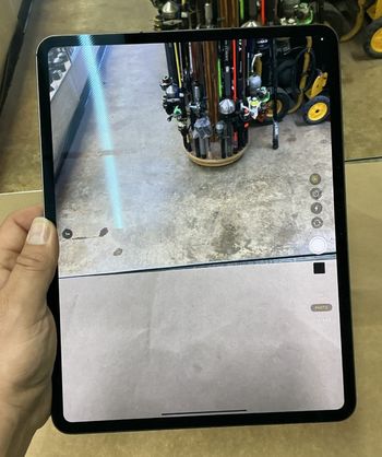 Apple iPad Pro 13 pouces M4 A2926 256 Go, Wi-Fi + 5G, 13 pouces, débloqué, batterie 100% en parfait