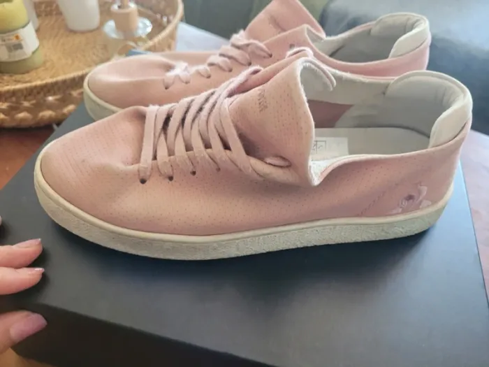 Basket peau de pêche rose poudré le coq sportif