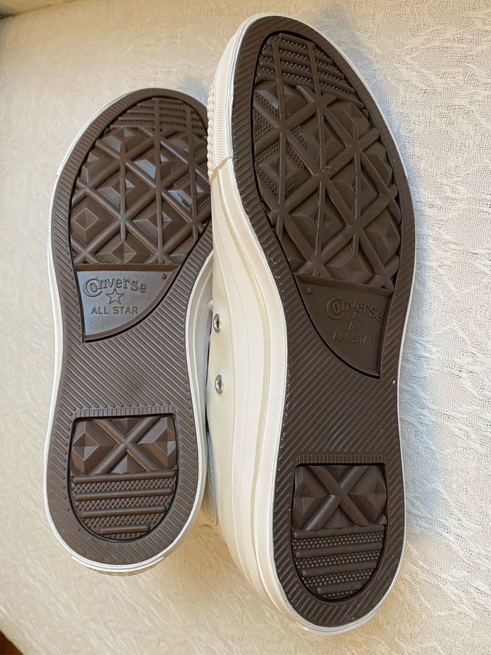 Converse Chuck Taylor All Star, taille 39,5 - photo numéro 3