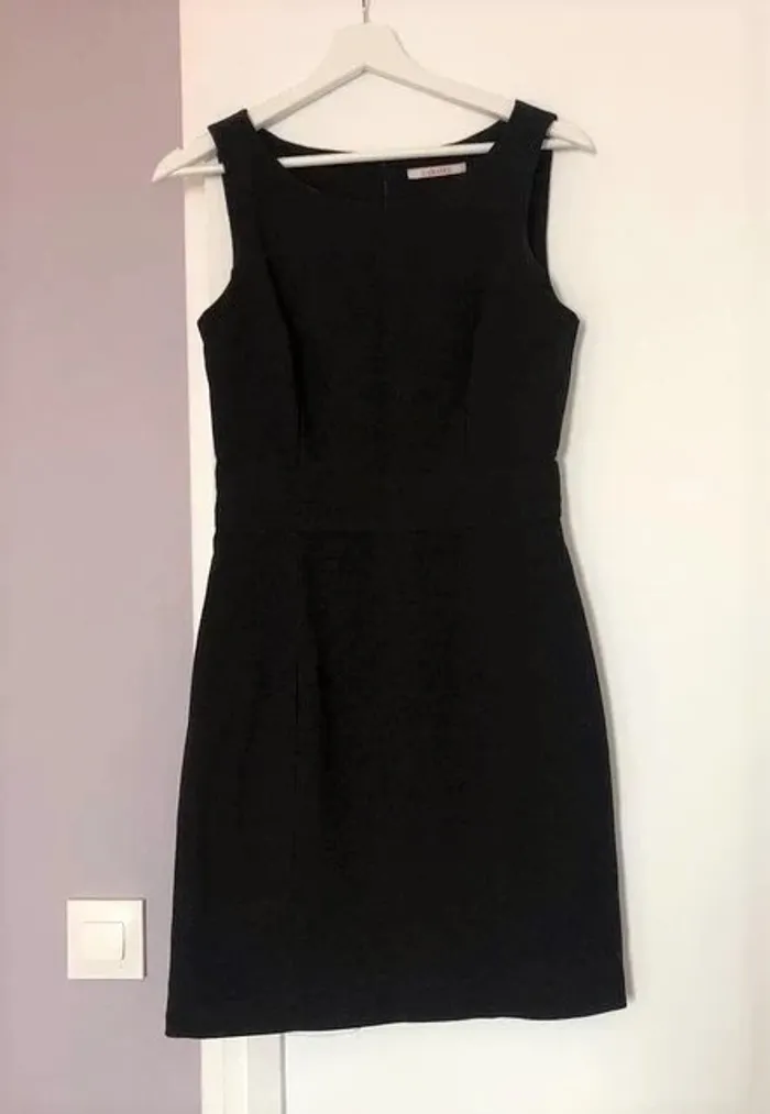petite robe noir chic classe habille sympa