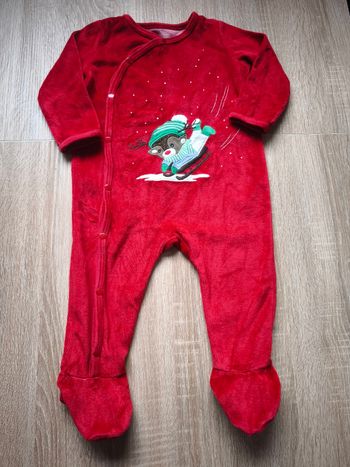 Pyjama rouge - 18 mois