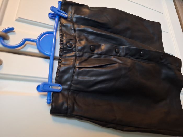 Jupe Skai Taille 38 neuve noire